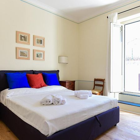 רומא Bright And Comfy 3 Bedroom Apt In Monti מראה חיצוני תמונה