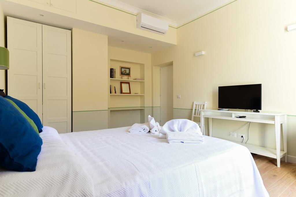 רומא Bright And Comfy 3 Bedroom Apt In Monti מראה חיצוני תמונה