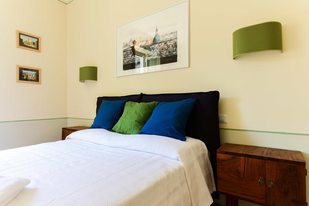 רומא Bright And Comfy 3 Bedroom Apt In Monti מראה חיצוני תמונה